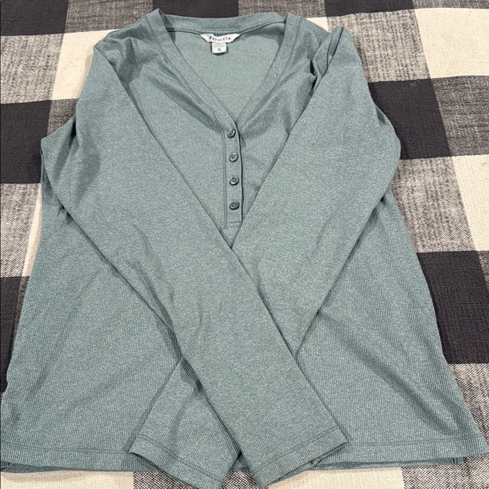 Athleta Gray Ribbed V-Neck Top